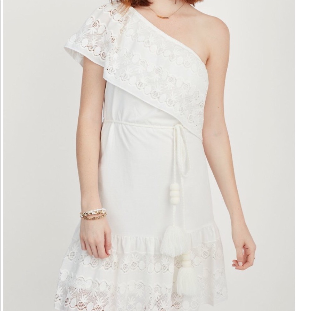 One shoulder dress